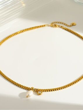 Gold Heart-Link Choker Necklace with White Pearl Charm